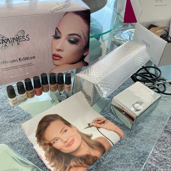 Luminess Platinum Edition Airbrush make up system kit - Picture 7 of 8